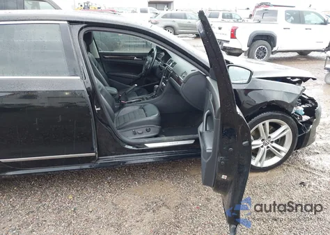 2015 Volkswagen Passat 2.0L Tdi Sel Premium from USA, damaged, VIN 1VWCV7A30FC074832